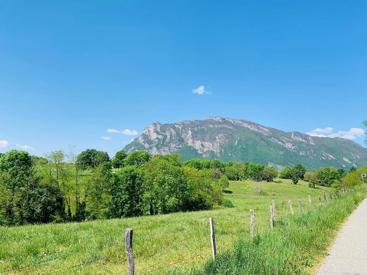 Bed & Breakfast Le Lodge Du Pichat Sainte-Helene-du-Lac Frankrike
